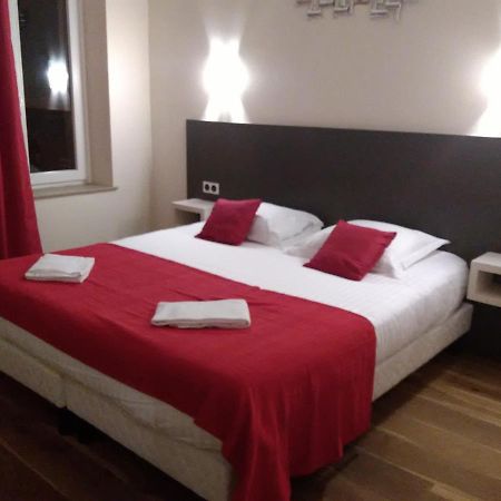 Logis Le Provencal Hotel Euville Ngoại thất bức ảnh